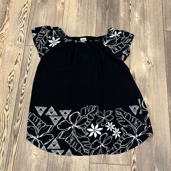 Hula Mama Tops - Hula Mama Maternity Black and White Hawaiian Floral